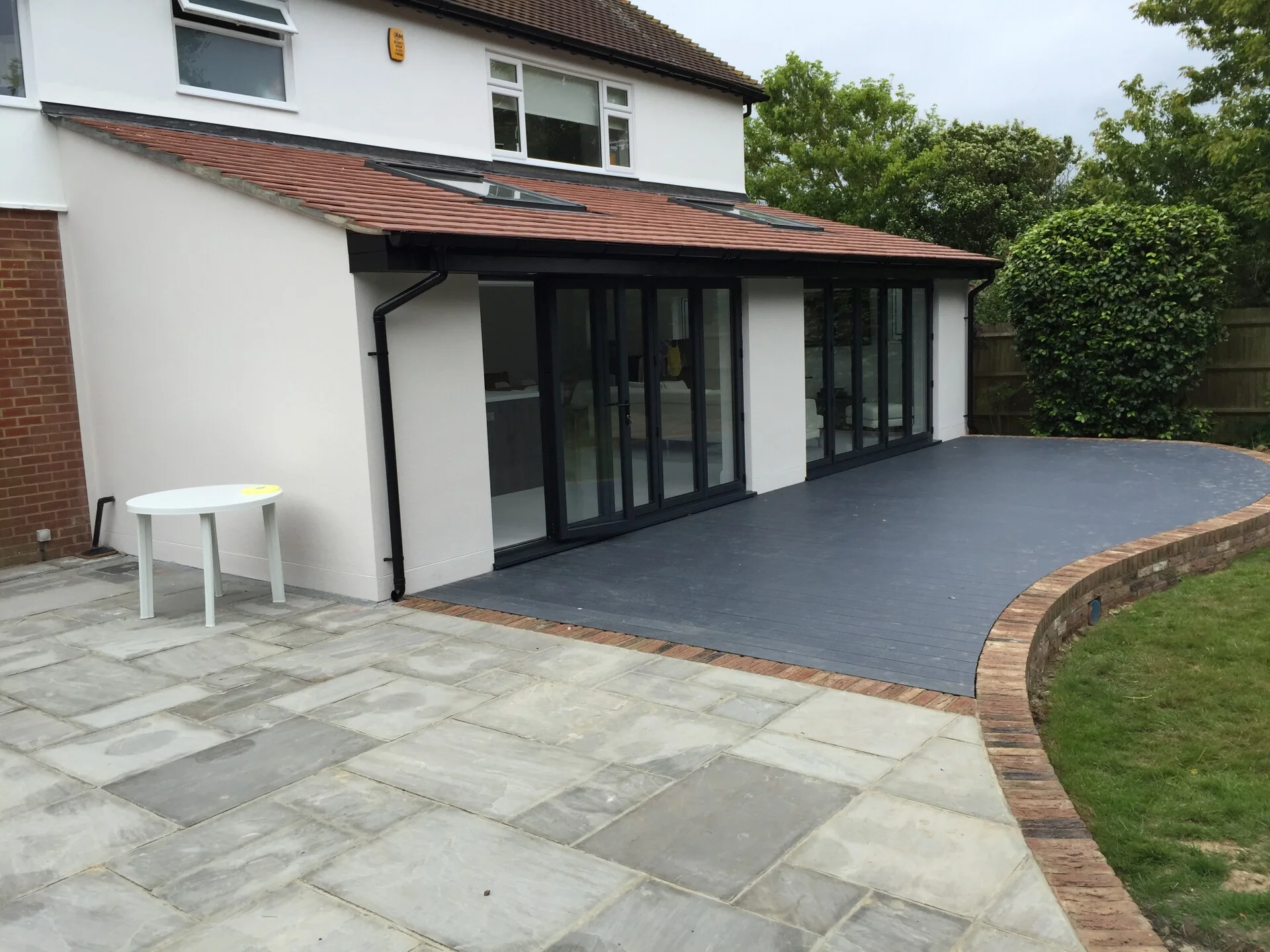 Side-return extension creating open-plan kitchen-diner