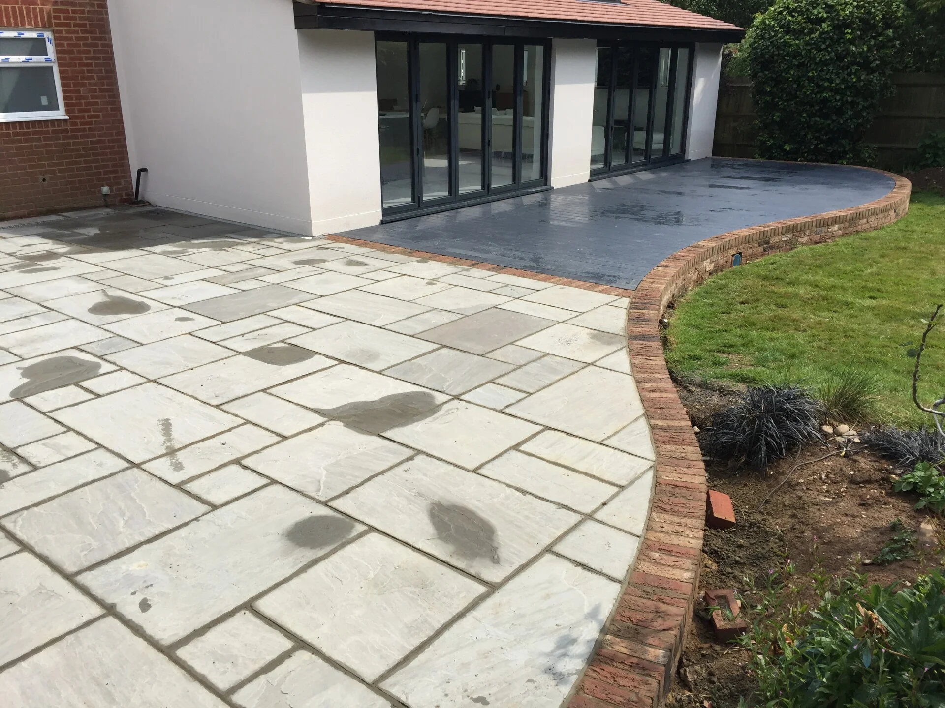 Double-storey extension with render finish in East Sussex